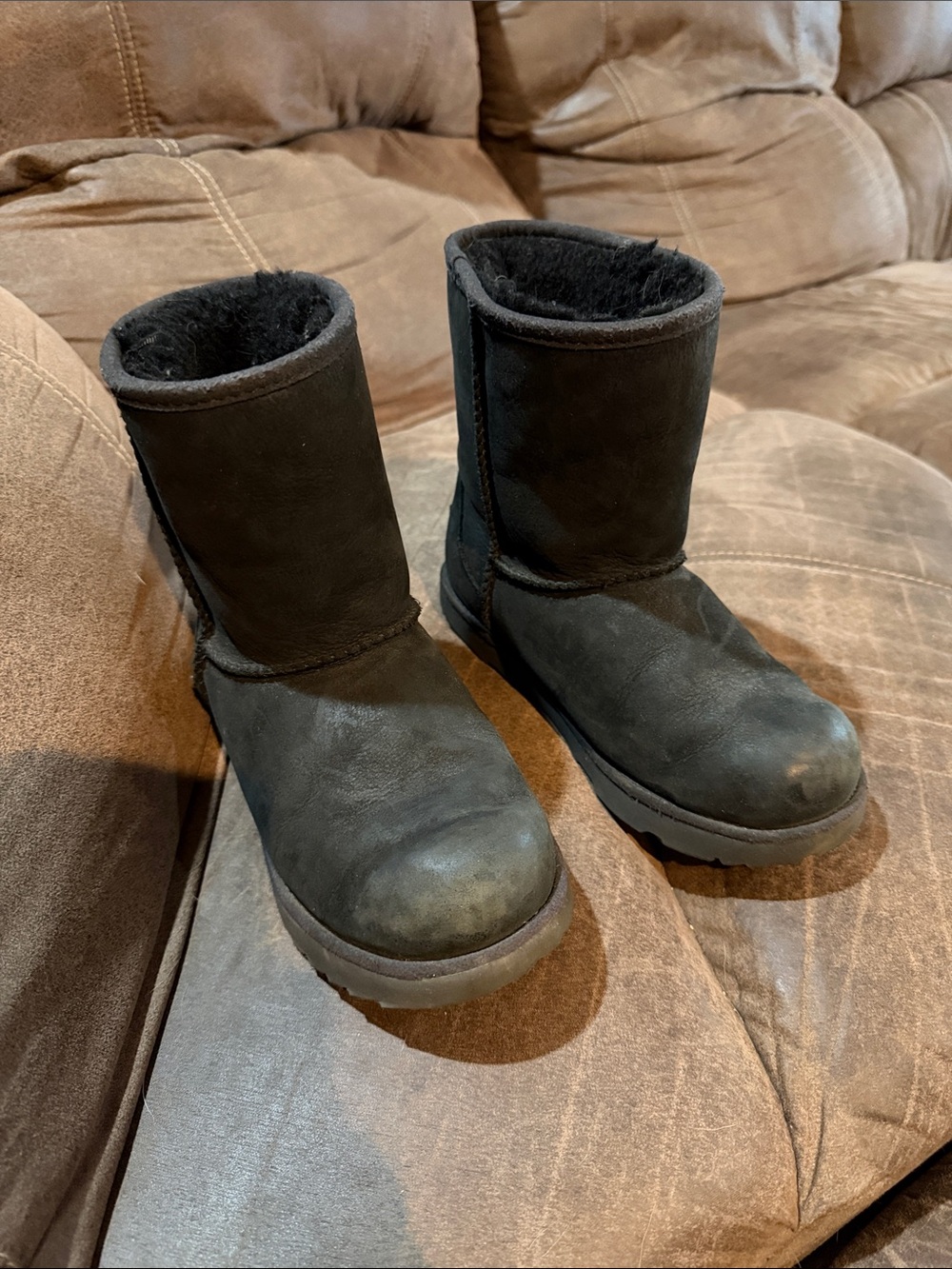 UGG Kids Black Shearling-Lined Classic Short Boots